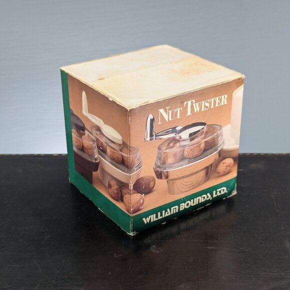 William Bounds Vintage Nut Twister, Chrome Nutmeg Spice Grinder, in Original Box - Picture 12 of 12